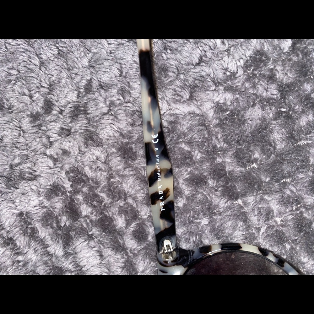 Prada sunglasses. Black with tortoise - Picture 6 of 6
